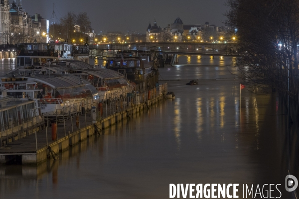 Paris la Seine en crue le 26 janvier 2018 au soir