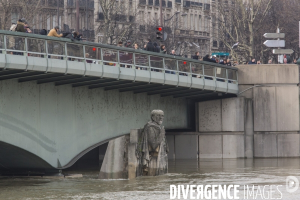 Le zouave :vigie des crues de paris