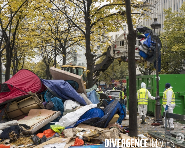 Démantèlement du camp de réfugiés rue de Flandre à Paris