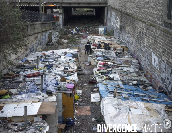 Evacuation du bidonville de la petite ceinture, Porte des Poissonniers, Paris