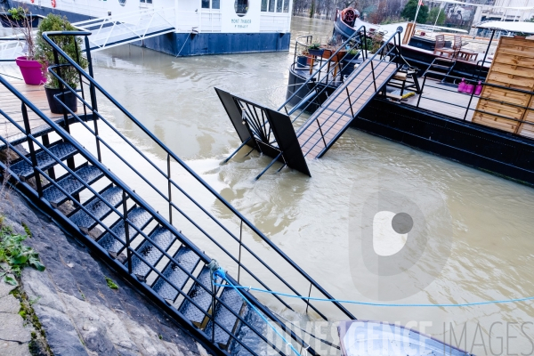 Inondation à Neuilly - face à la défense