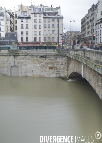 Une évocation de la crue de la Seine à Paris, janvier 2018.