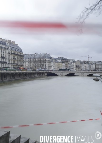 Une évocation de la crue de la Seine à Paris, janvier 2018.