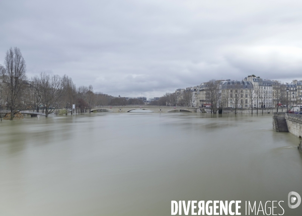 Une évocation de la crue de la Seine à Paris, janvier 2018.