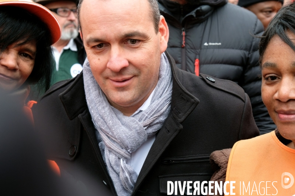 Manifestation et greve nationale des personnels des EHPAD et des services a domicile devant le ministere des solidarites et de  la sante .