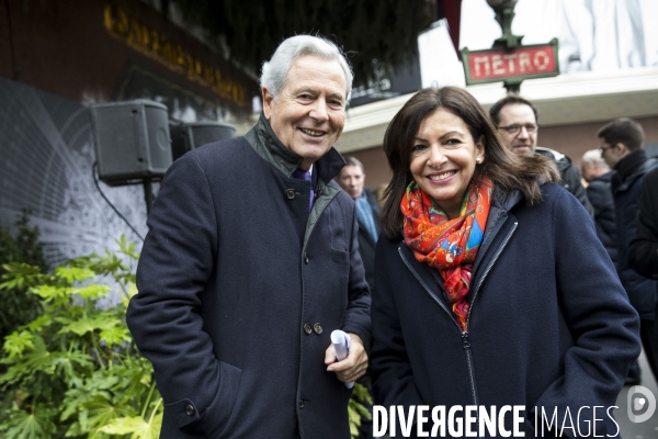 Anne Hidalgo et Philippe Houzé Président du directoire du Groupe Galeries Lafayette inaugurent la  place Théophile Bader du nom du fondateur des Galeries Lafayette.