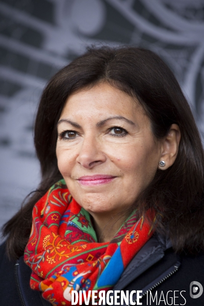 Anne Hidalgo et Philippe Houzé Président du directoire du Groupe Galeries Lafayette inaugurent la  place Théophile Bader du nom du fondateur des Galeries Lafayette.