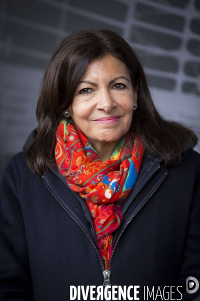 Anne Hidalgo et Philippe Houzé Président du directoire du Groupe Galeries Lafayette inaugurent la  place Théophile Bader du nom du fondateur des Galeries Lafayette.