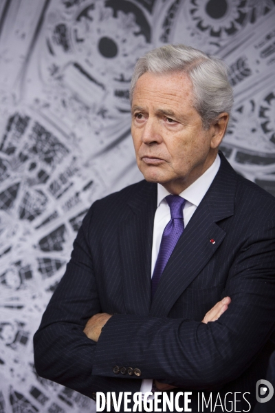 Anne Hidalgo et Philippe Houzé Président du directoire du Groupe Galeries Lafayette inaugurent la  place Théophile Bader du nom du fondateur des Galeries Lafayette.