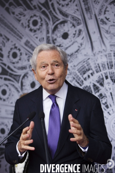 Anne Hidalgo et Philippe Houzé Président du directoire du Groupe Galeries Lafayette inaugurent la  place Théophile Bader du nom du fondateur des Galeries Lafayette.