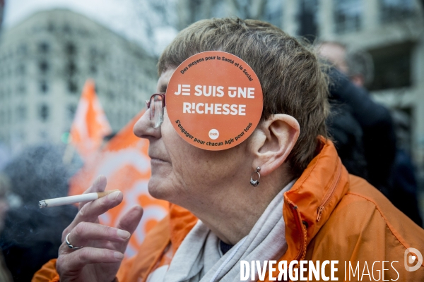Colere dans les EHPAD - Rassemblement des Personnels soignants a Paris