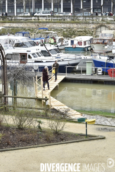 La Seine en crue à Paris. Seine flooded in Paris.