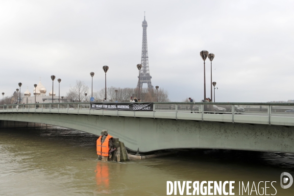 Le Zouave du pont de l Alma.