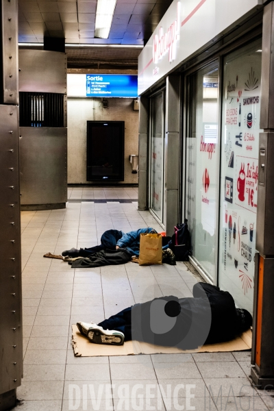 SDF dormant dans le Métro