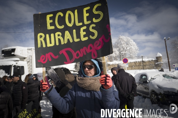 Petite Chronique d en Haut 2018: L école en colère