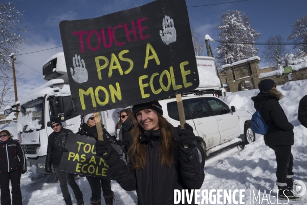 Petite Chronique d en Haut 2018: L école en colère