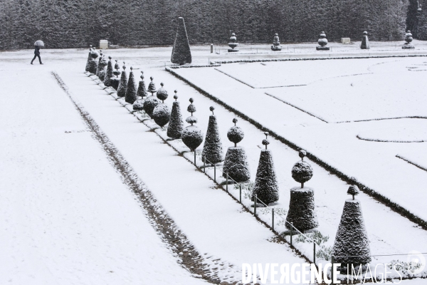 Le parc du Château de Versailles sous la neige.