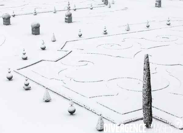 Le parc du Château de Versailles sous la neige.