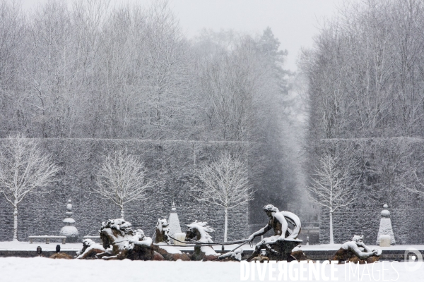 Le parc du Château de Versailles sous la neige.