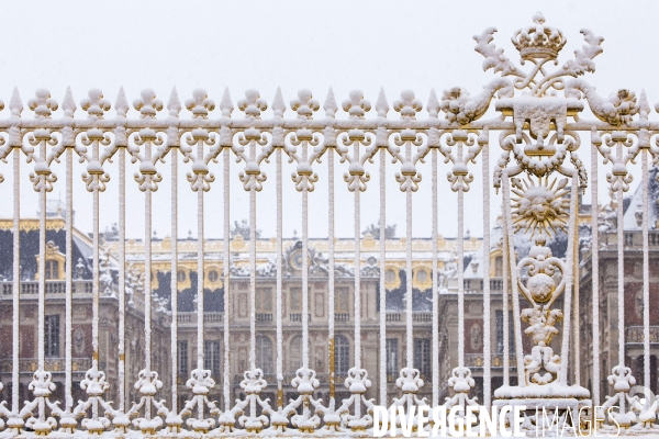 Le parc du Château de Versailles sous la neige.