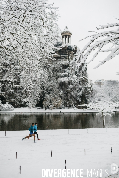 Chutes de neige et ski à Paris