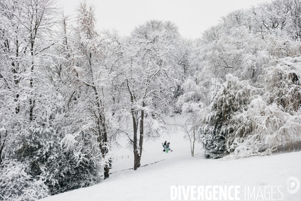 Chutes de neige et ski à Paris