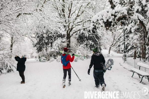 Chutes de neige et ski à Paris