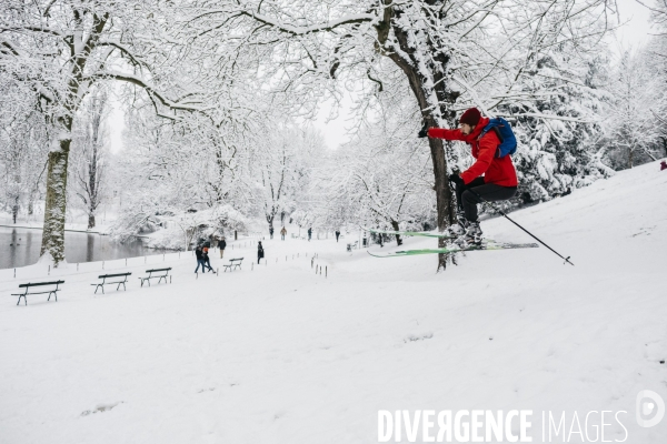 Chutes de neige et ski à Paris