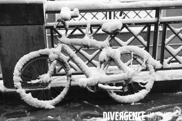 Neige et inondations à Paris