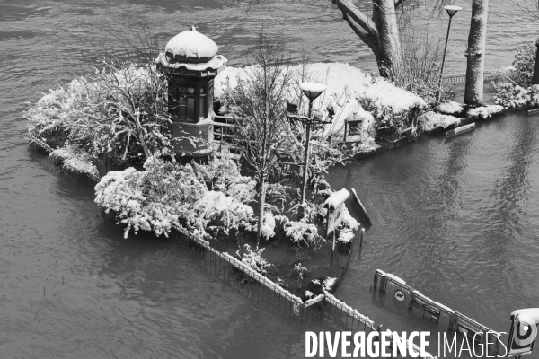 Neige et inondations à Paris