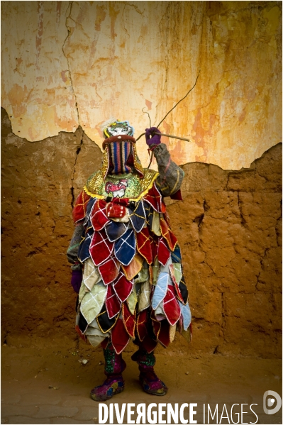 BENIN : Culte vaudou des Revenants EGUNGUN