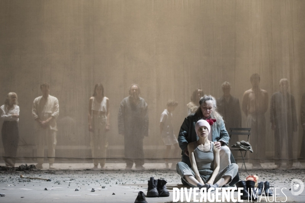 Poussiere - Lars Noren - Comedie-Francaise - Salle Richelieu