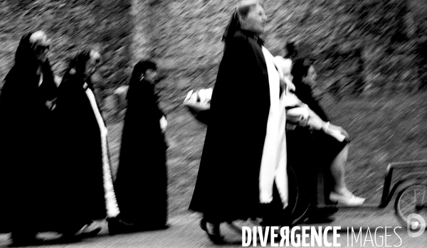 Lourdes en Noir & Blanc