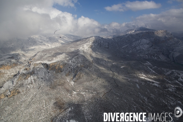 Vol dans un nuage de neige du Verdon