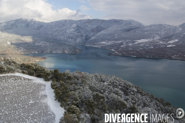 Vol dans un nuage de neige du Verdon