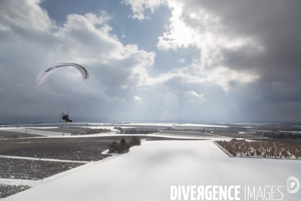 Vol dans un nuage de neige du Verdon