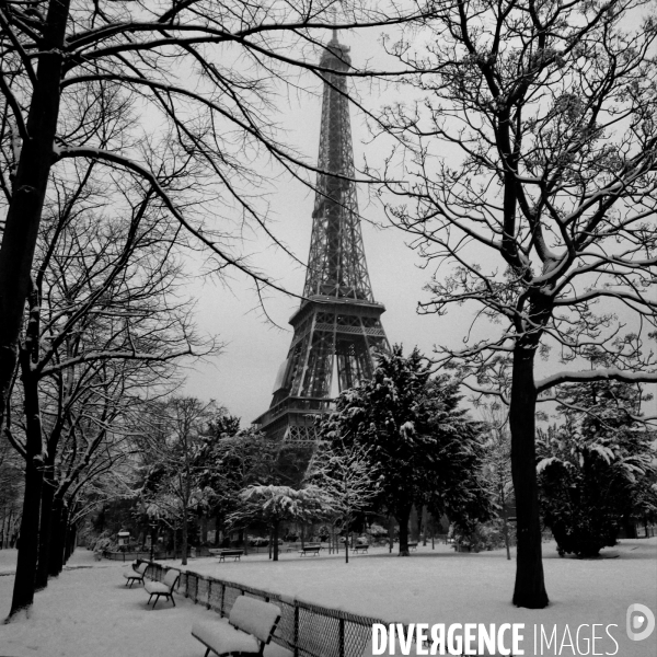 Neige à Paris. Snow in Paris.