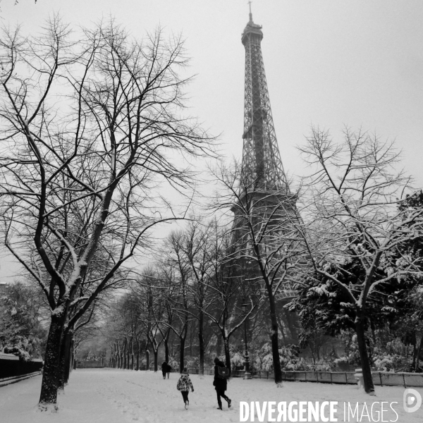 Neige à Paris. Snow in Paris.