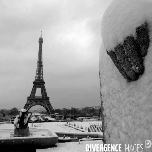 Neige à Paris. Snow in Paris.