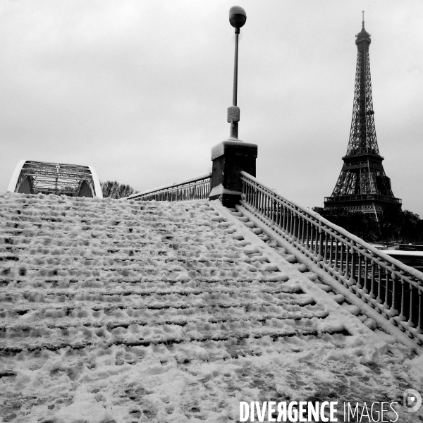 Neige à Paris. Snow in Paris.