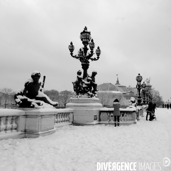 Neige à Paris. Snow in Paris.