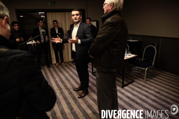 Les patriotes - le congres  - conference de presse de florian philippot