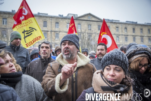 Rassemblement de cheminots CGT devant la direction régionale de la SNCF à Bordeaux