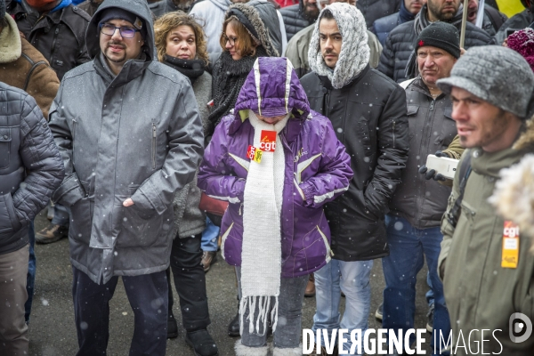 Rassemblement de cheminots CGT devant la direction régionale de la SNCF à Bordeaux