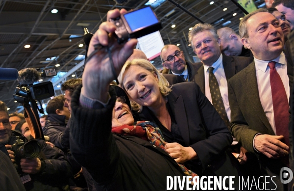 Marien Le Pen au salon de l agriculture