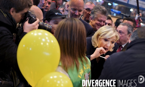 Marien Le Pen au salon de l agriculture