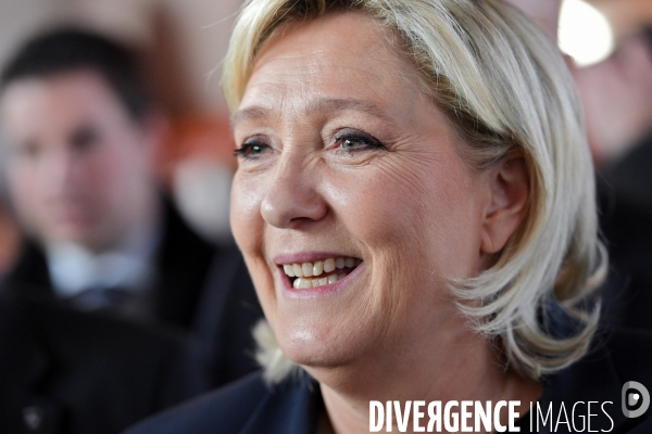 Marien Le Pen au salon de l agriculture