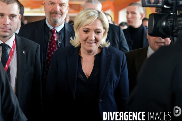 Marien Le Pen au salon de l agriculture