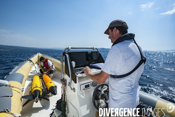 Préparation du Glider avant son immersion dans les eaux de La Ciotat