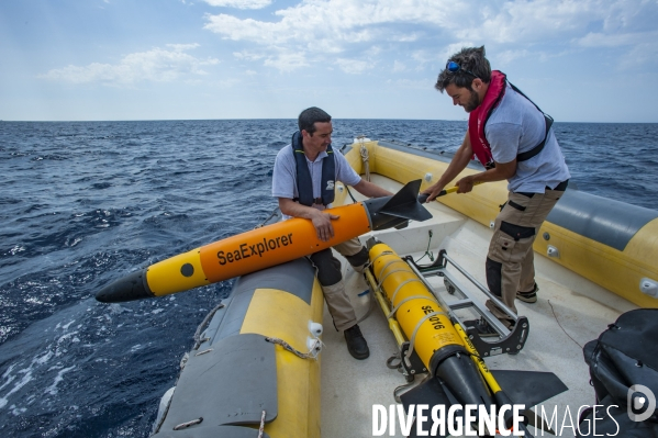 Mise à l eau du Glider SEAEXPLORER à La Ciotat